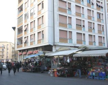 In alto Fabio Lazzeri, presidente del consorzio del Buontalenti Di lato il piano di ristrutturazione 