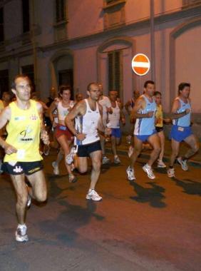 Podisti nel centro di Empoli 