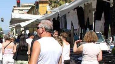 Arrivano i gazebi nel mercato domenicale