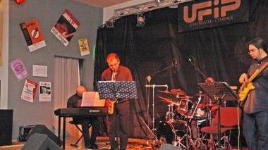 Un concerto sul palco del Melos il centro musica del Comune