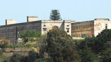 Il carcere di Porto Azzurro dove si è verificato il tentativo di suicidio