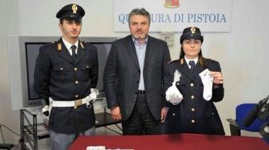 La coca nascosta nel calzino dell’operaio