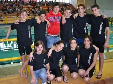 Gli atleti della categoria Ragazzi della Futura nuoto 
