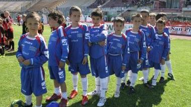 Che show allo stadio I Piccoli Amici strappano applausi