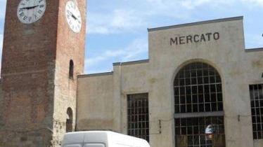 Lo storico mercato del Carmine nel centro