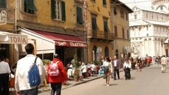 L'aeroporto fa scuola e la città ora propone un turismo "low cost"