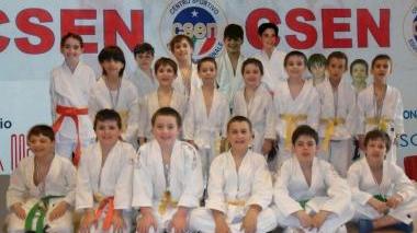 Foto di gruppo per gli atleti del Kodokan impegnati in gara