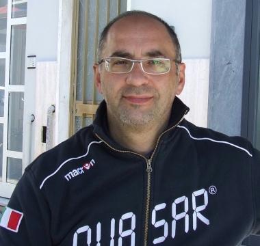 A sinistra il coach della Quasar Alessandro Tosi: lallenatore della societ&agrave; apuoversiliese non &egrave; riuscito nel miracolo di agganciare la zona playoff  