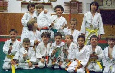 I piccoli atleti della Kenshiro Abbe che hanno partecipato alla gara 