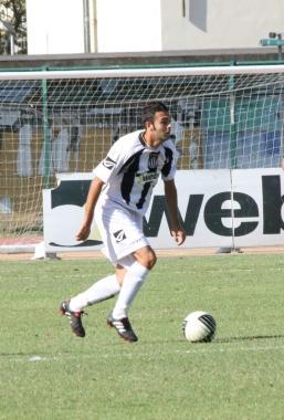 <b>IN ALLARME.</b> Nicola Cosentini potrebbe essere adoperato da Scienza nel match di Taranto 