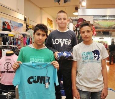 Da sinistra Campisi, Bolognesi e Bandini nel negozio Sport House 