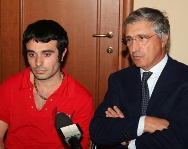 <b>SOTTO TORCHIO.</b> David Paolini con lavvocato Consani. Sotto: Remorini 