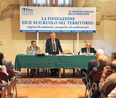 Lassemblea della Fondazione Caript al centro il prof. Paci       