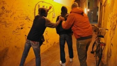 Bullismo violento: tre minorenni prendono a pugni un Down