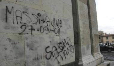 Imbratta le mura della Basilica delle Carceri: quindicenne denunciato dalla polizia