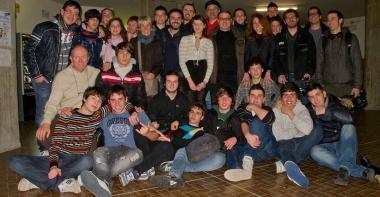Foto di gruppo a margine delle riprese girate a marzo a Empoli 