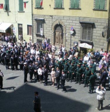 Le celebrazioni in piazza Mazzini 