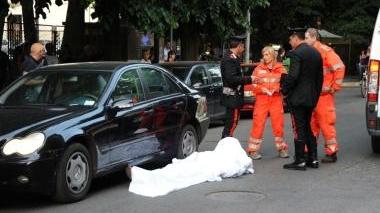 <b>SOCCORSI </b>inutili in via IV Novembre, il corpo di Frittelli coperto da un lenzuolo