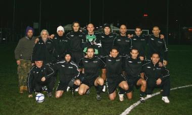 La squadra della Pizzeria Manero che si &egrave; laureata campione provinciale Uisp di calcio a 8 