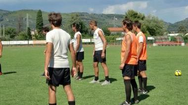 I giocatori del Cascina in una seduta di allenamento