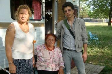 Duja Ahmetovic, sua figlia Patrizia e Marcello Zanusi di Opera Nomadi 