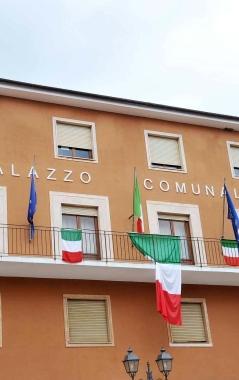 Il palazzo comunale di Rio Marina, oggi e domani si vota per rinnovare le cariche di sindaco e consigliere comunale