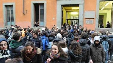 Una protesta del liceo e il preside Rabuzzi
