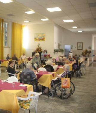 Una casa di riposo per anziani             