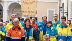Foto di gruppo di alcuni dei settanta volontari attivi della Misericordia di Montaione