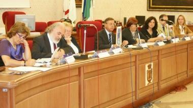 Il tavolo dei relatori del convegno del Rotary Mascagni “Uguali e differenti”
