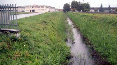 «Da anni con i liquami davanti al cancello»