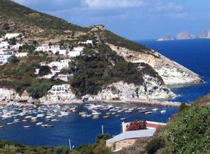 Montecristo, la mostra emigra a Ponza