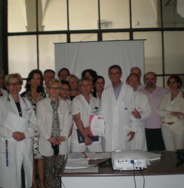 Al centro il dottor Franco Giuntoli, con colleghi e dirigenti 
