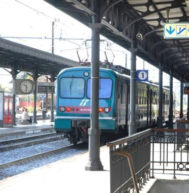 Un treno locale alla stazione 