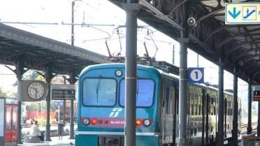 Un treno locale alla stazione