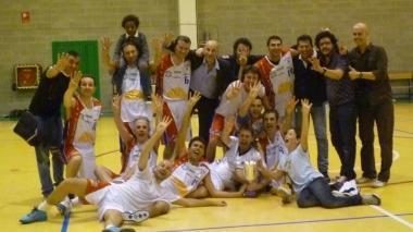 I giocatori della Pieve festeggiano la vittoria in finale contro i cugini montecatinesi