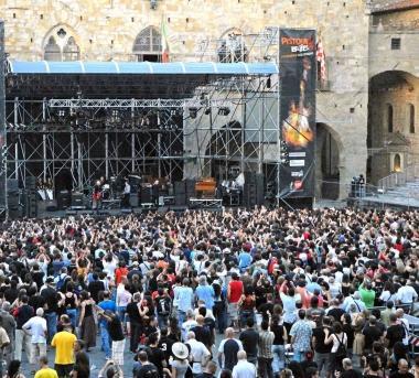 Piazza del Duomo gremita prima del concerto 