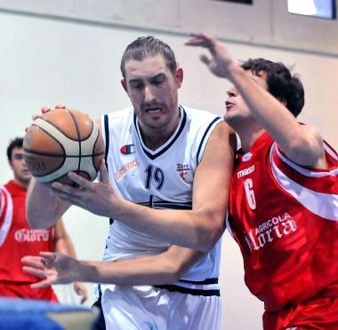 Benassai nel corso di un derby fra Dany Quarrata e Montecatini 