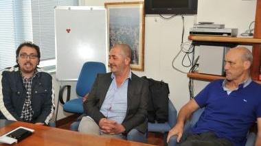 <b>IN COMUNE.</b> Da sinistra l’assessore Novelli, Fausto Negrini e Valerio Pacini