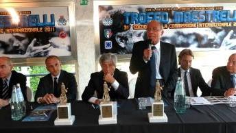 Il tavolo dei relatori alla serata che ha incoronato Massimiliano Allegri come tecnico vincente