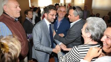 I sostenitori festeggiano il neo sindaco