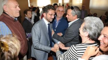I sostenitori festeggiano il neo sindaco