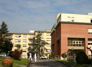 Colpo in testa all'anziana per rapinarla della pensione