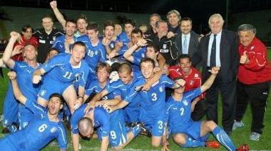Caputo con gli azzurrini che a Perugia hanno battuto 5-2 il Kenya