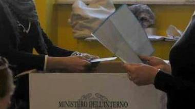 Lo spoglio delle schede elettorali a Pontremoli