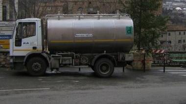Un’autobotte per l’acqua