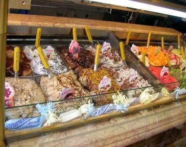 Nuova gelateria in centro