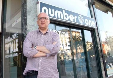 <b>CHIUSURA CON RABBIA.</b> Giulio Zanni di fronte al &laquo;Number One&raquo; che ha gestito per 35 anni: &laquo;Ringrazio tutti i miei clienti&raquo; 