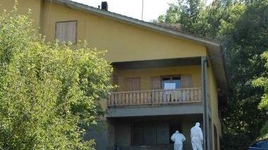 <b>OMICIDIO.</b> La scena del delitto nella villa di Arcidosso