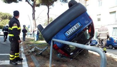 Scontro su viale Nazario Sauro, ferita una donna
